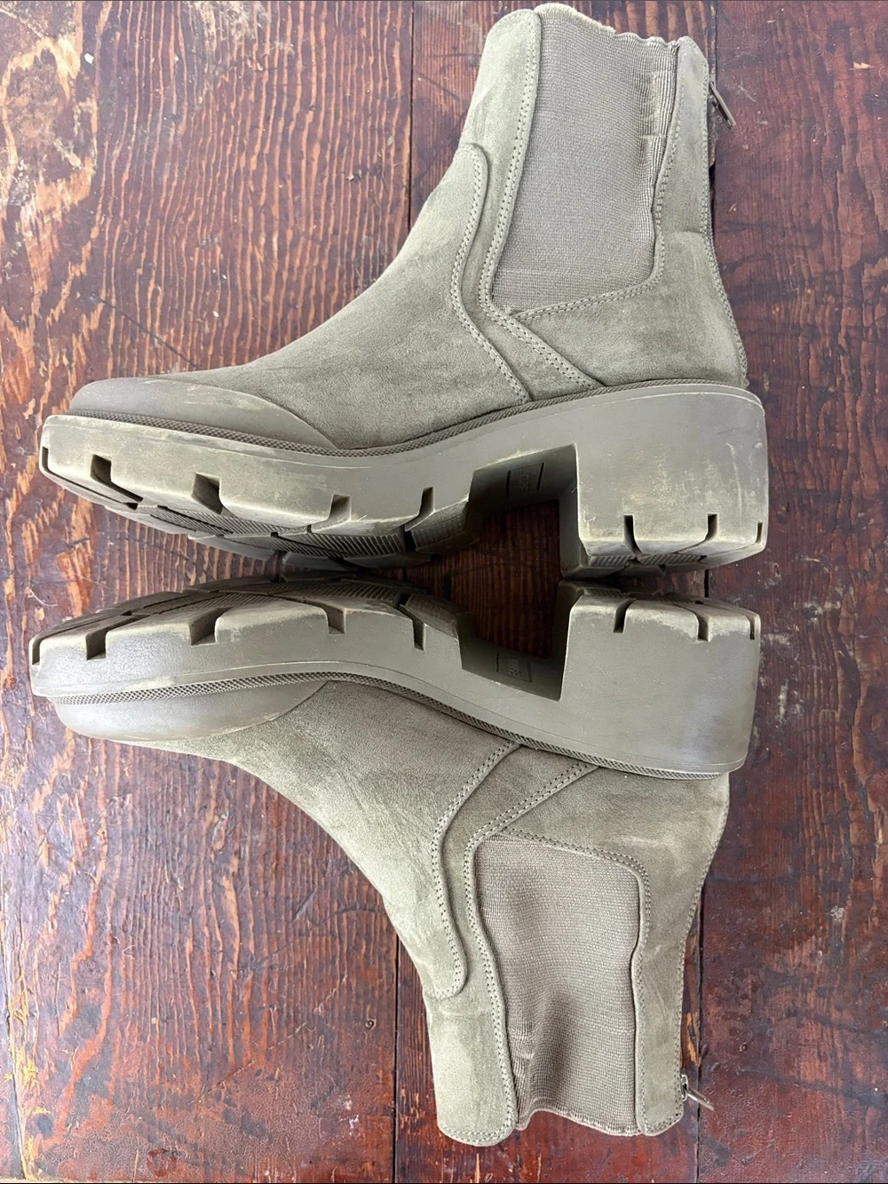 Esprit Elvira Olive Suede Chelsea Lug Boots Y2K Military Size 9